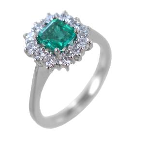 Anello rosetta Smeraldo oltre mezzo carato e Diamanti