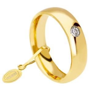 Fede Comoda UnoAerre 5 mm in oro giallo con diamante