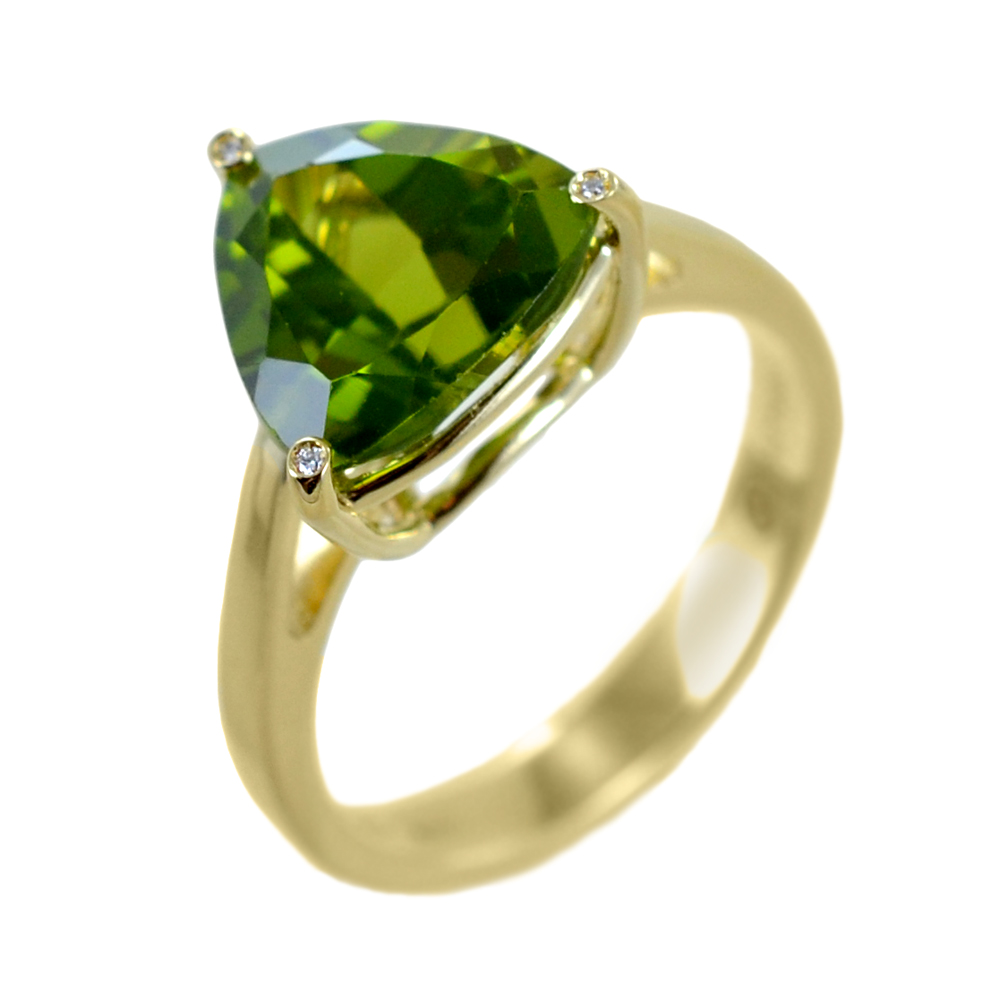 Anello con Peridoto taglio Trillion e diamanti